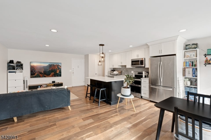 Homes for Sale in Northern NJ | ThisIsRiverEdge.com 20 Jefferson St A8