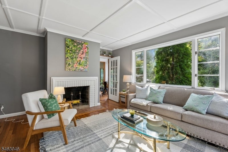 84 Kent Place Blvd