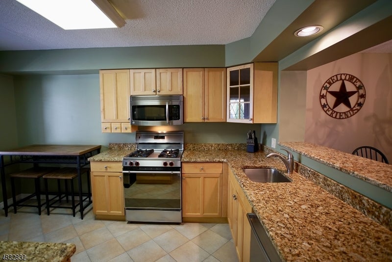 9F Dorado Dr