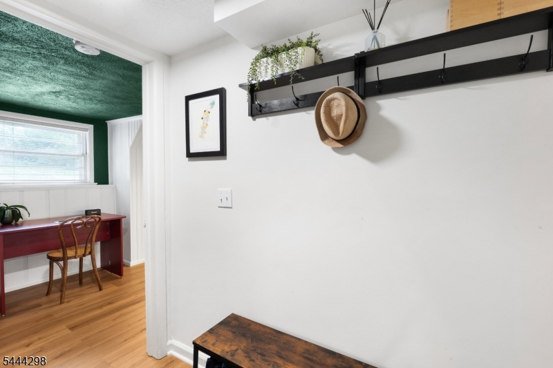 54 Winding Way