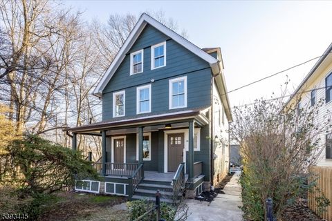 Photo of 59 Chestnut St #B, Montclair, NJ 07042 (MLS # 3994474)