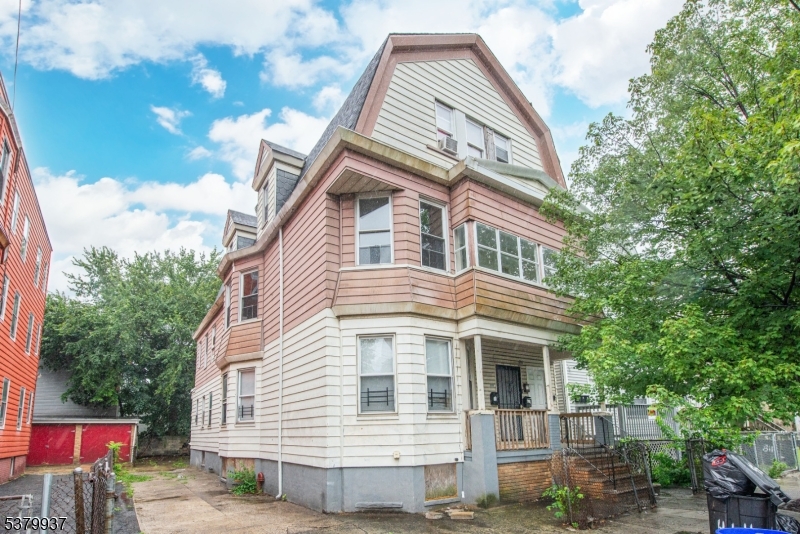 464 Avon Ave