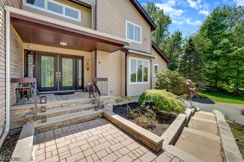 4 Skytop Dr