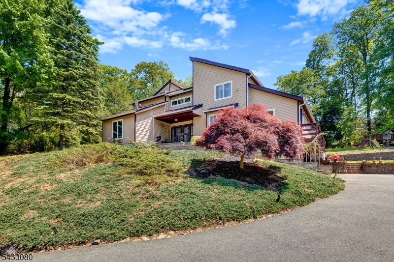 4 Skytop Dr