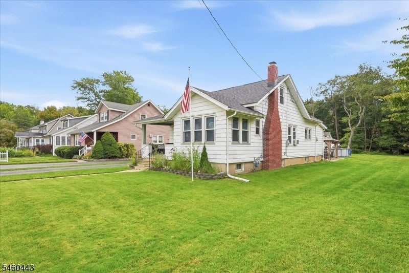 62 Ogden Ave