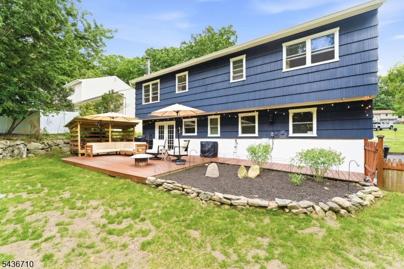 81 Elba Ave