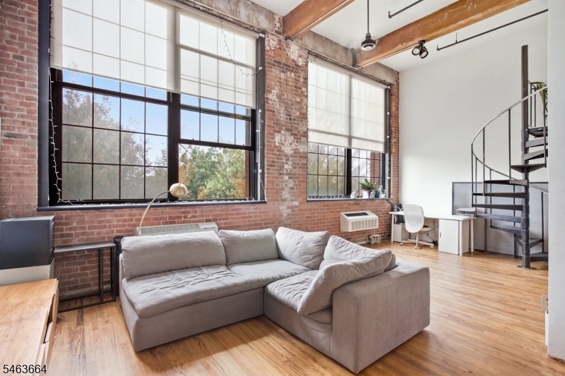 366-382 Trenton Ave 4G