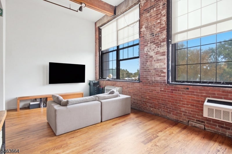 366-382 Trenton Ave 4G