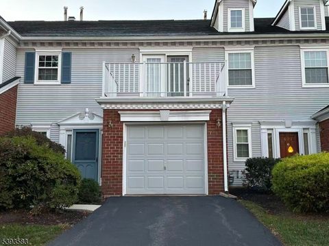 Photo of 604 Bayley Ct, Bridgewater, NJ 08807 (MLS # 3995700)