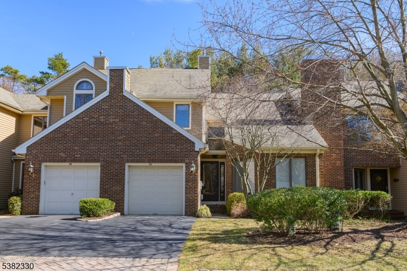34 Lenox Ct