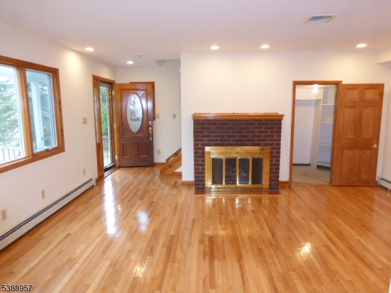 109 Pine Brook Rd