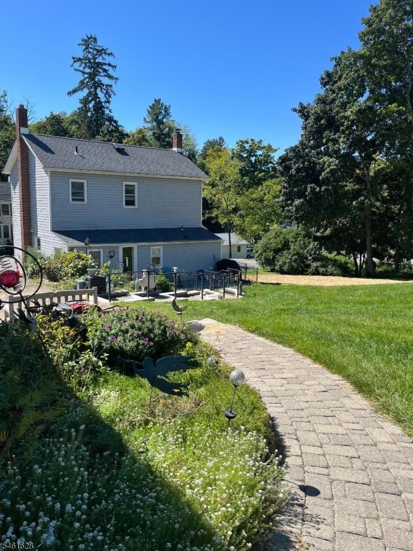 125 N Locust Lake Rd