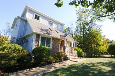 Photo of 68 Horseneck Rd, Montville, NJ 07045 (MLS # 3991256)