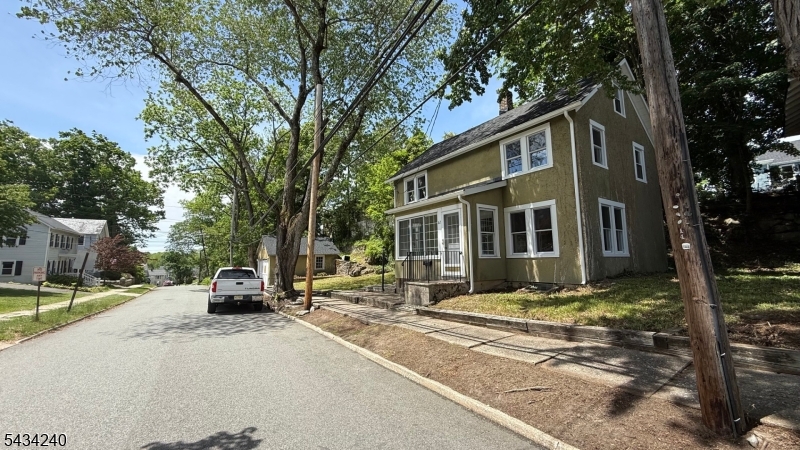 62 Madison St