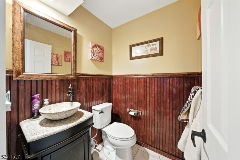 10 Birchwood Ln
