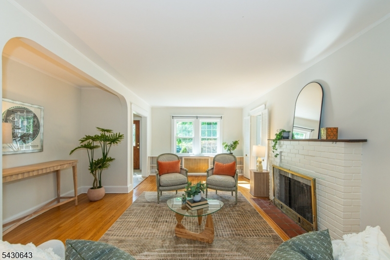 39 Essex Ave