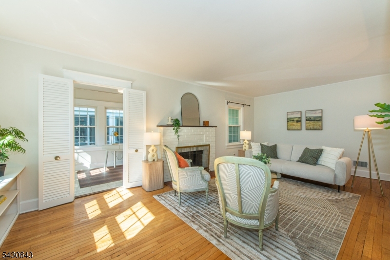 39 Essex Ave