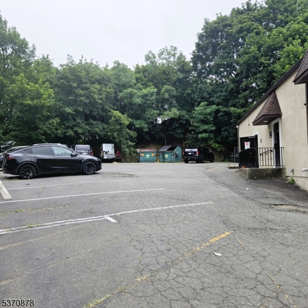 223 New St