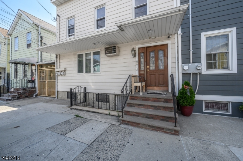 94 Van Buren St