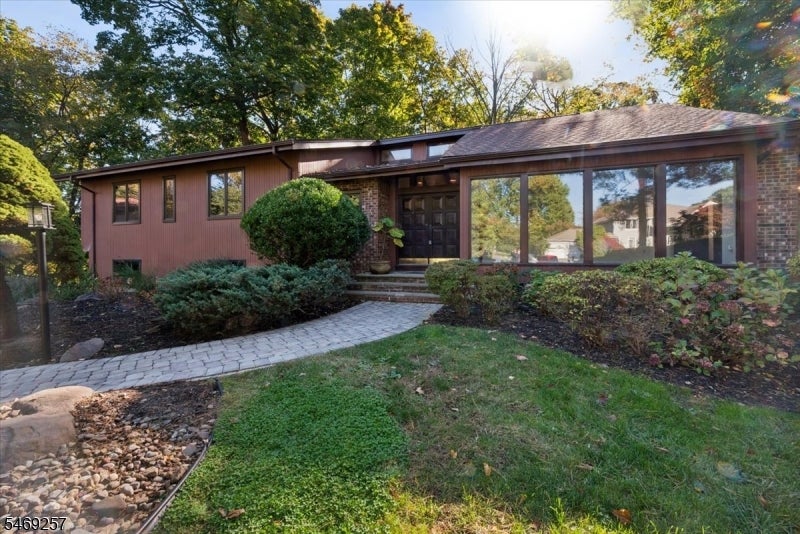 14 Sylvan Way