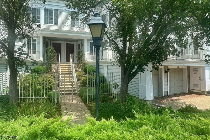 146 Riveredge Dr