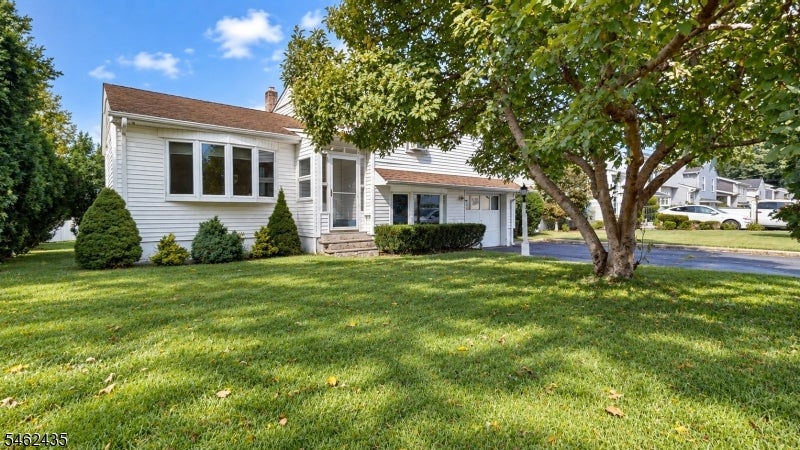 30 Pembrook Dr