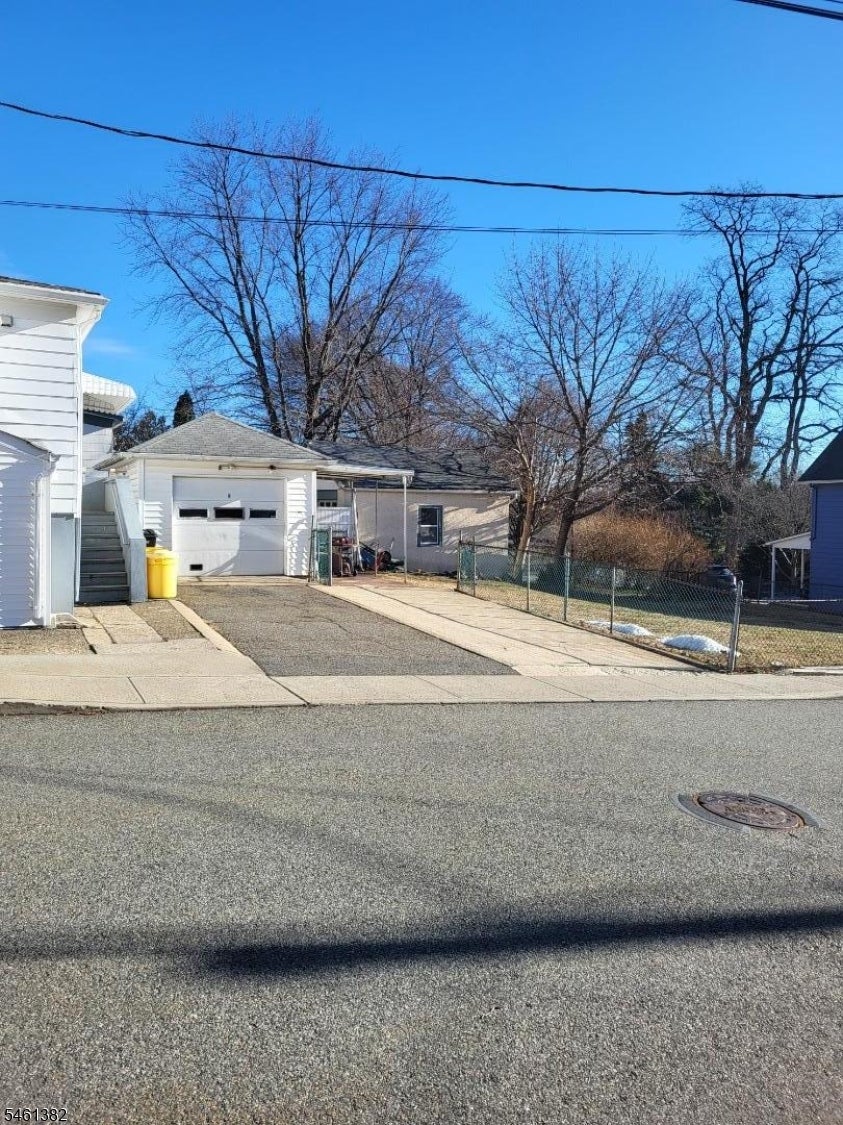 56 Maple Ave