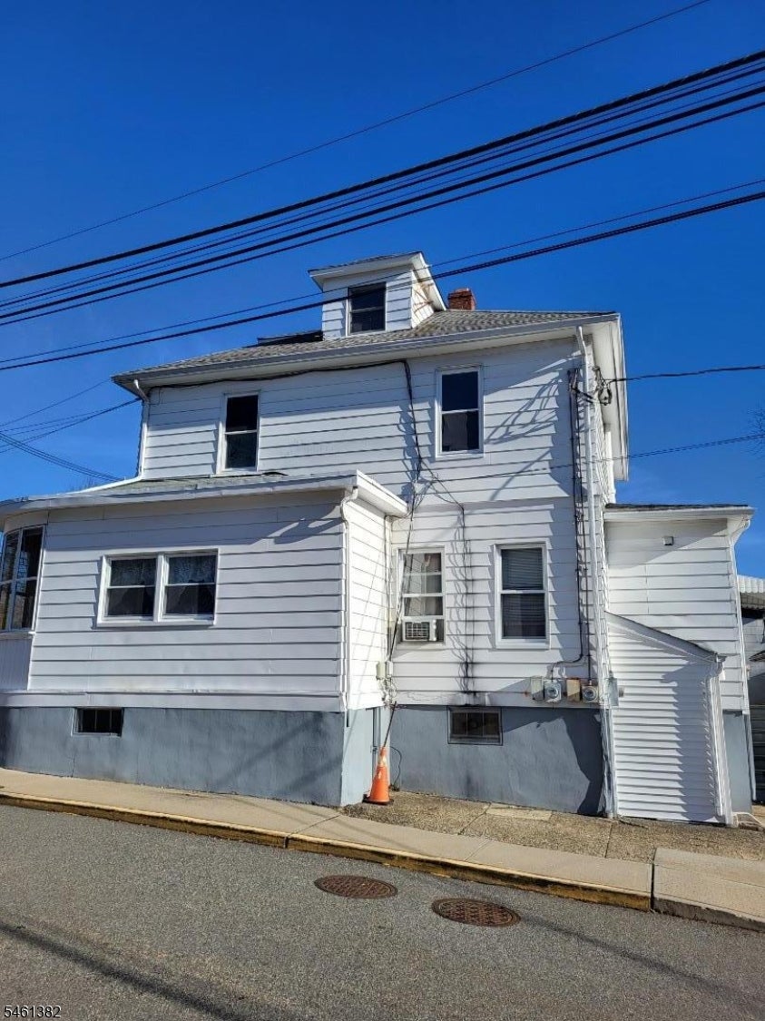 56 Maple Ave