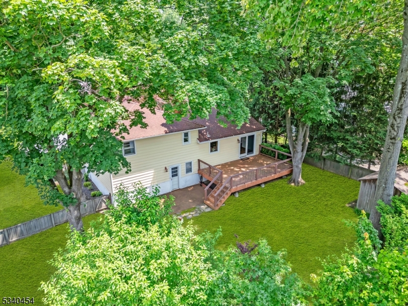 8 Delmar Ave