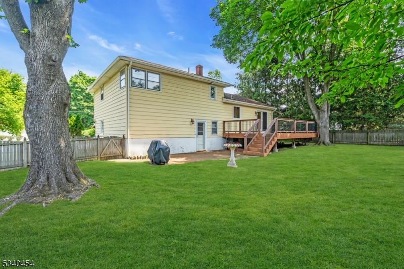 8 Delmar Ave