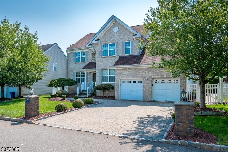 20 Treetops Cir