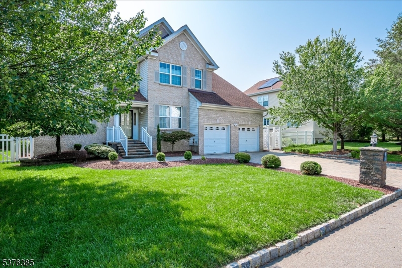 20 Treetops Cir