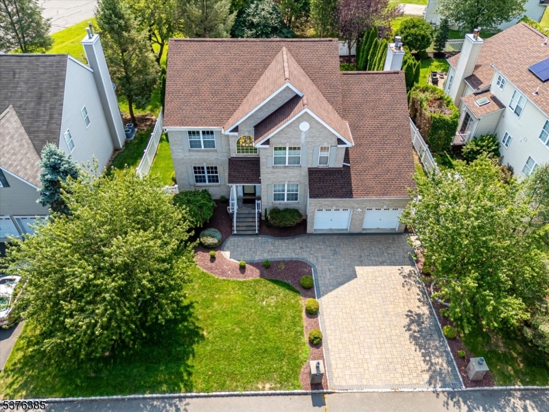20 Treetops Cir
