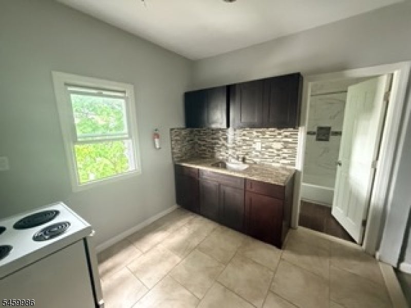 231 Amherst St