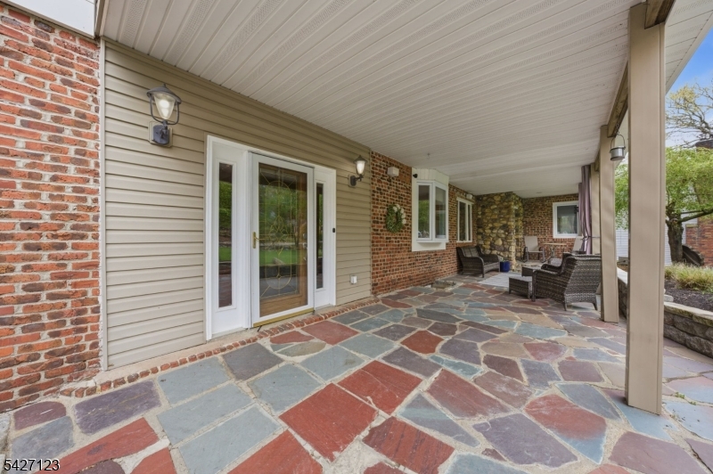 7 Oswego Ave