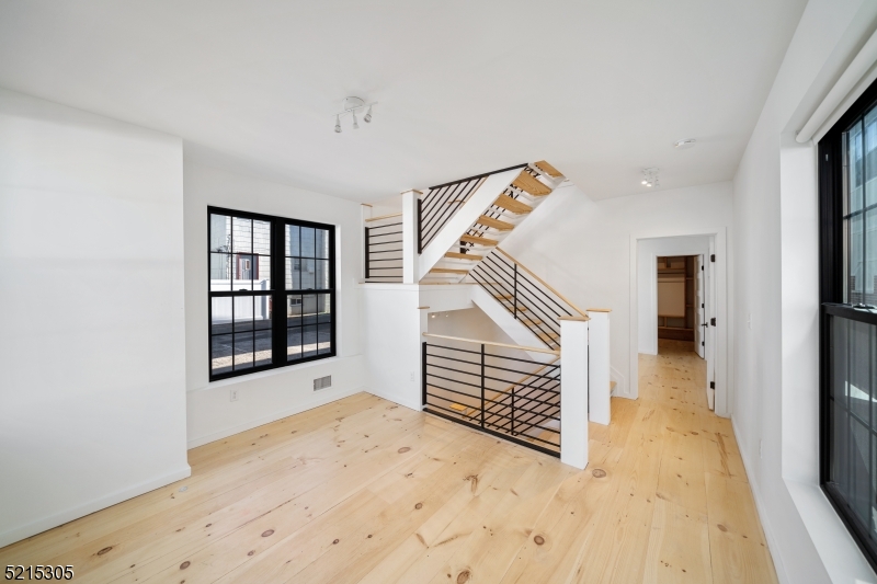 11 Washington St B