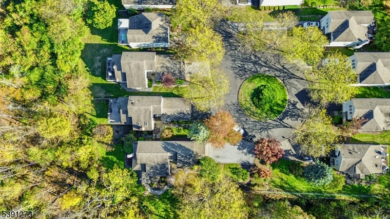 18 Cliffside Ct