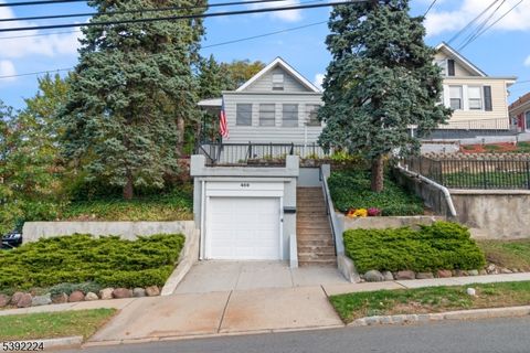 Photo of 406 Greylock Parkway, Belleville, NJ 07109 (MLS # 3995195)