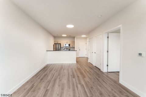 72 S Essex Ave 309 City Of Orange Twp. NJ 07050