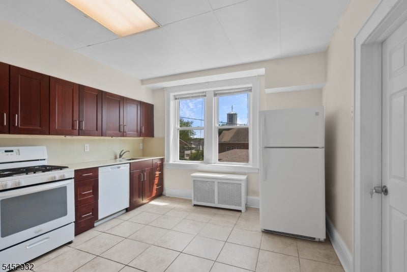 60-62 Elmwood Ave 3