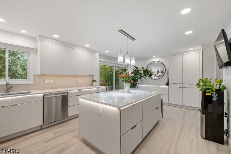 34 Bayberry Ct