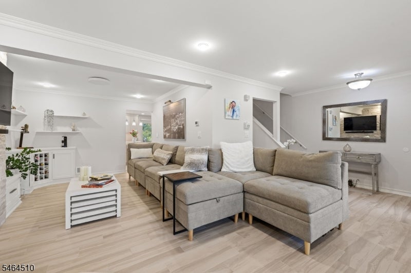 34 Bayberry Ct
