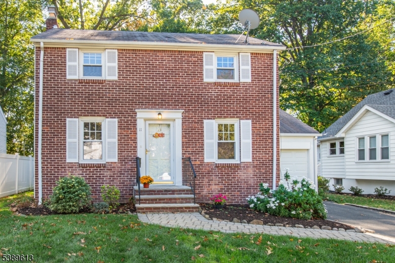 11 Monroe Ave