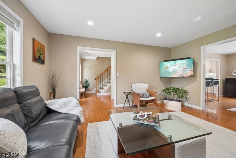 52 Henry Ct