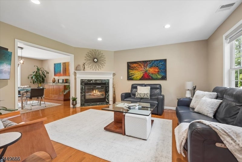 52 Henry Ct