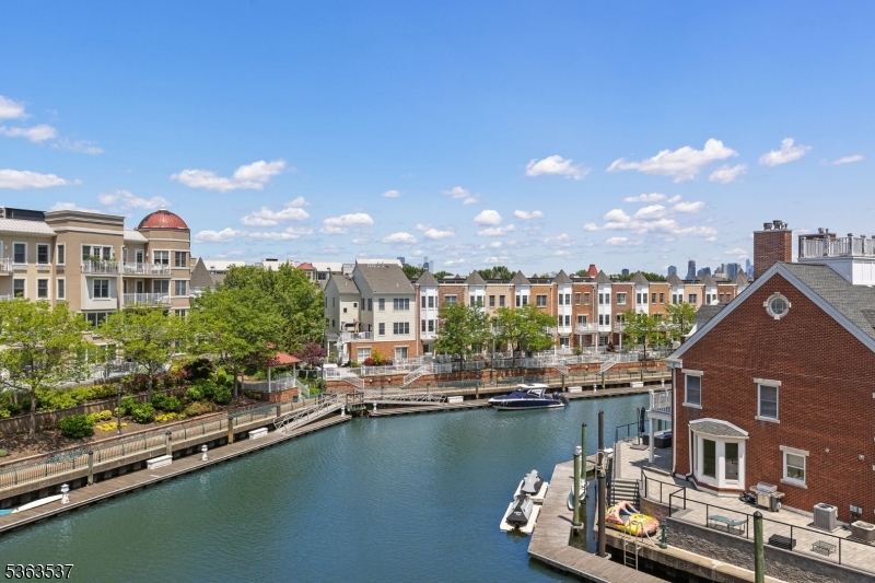 205-32 Shearwater Ct W 32