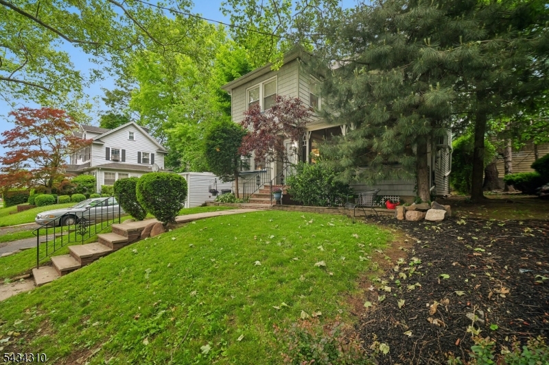 210 Hillside Rd