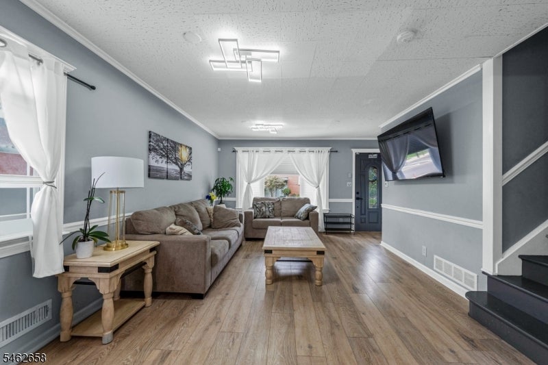 304 Maple Ave