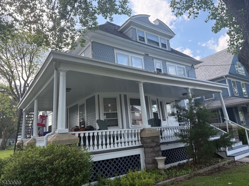 37 Broad St