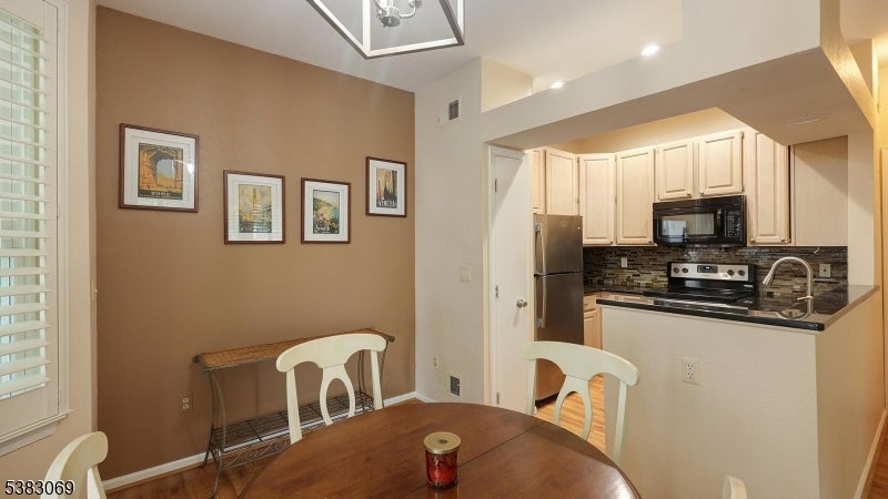 19 Quail Brook Court Condo